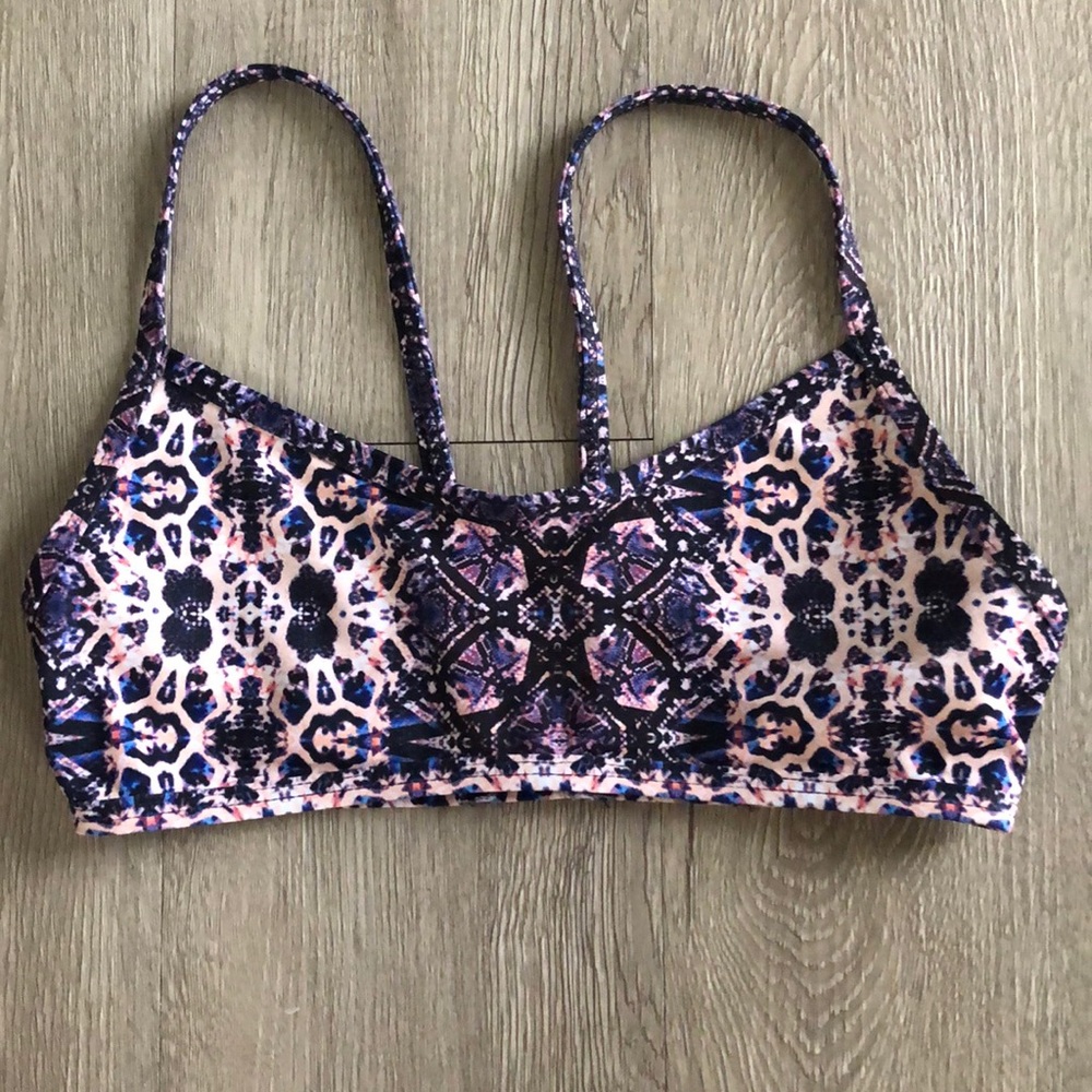 Jolyn Eli fixed back top